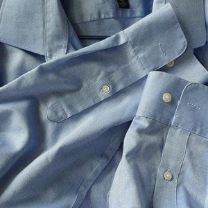 100% cotton. Neck 19. Non iron.